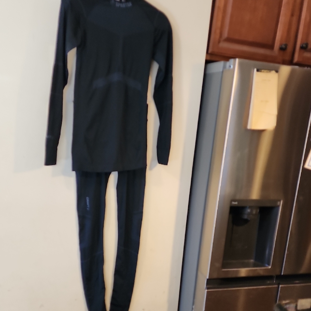 Spartan  Craft Black Performance Small Top And Botton Preowned